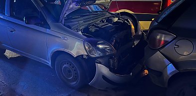 Zderzenie trzech pojazdów. Utrudnienia w Złotnikach