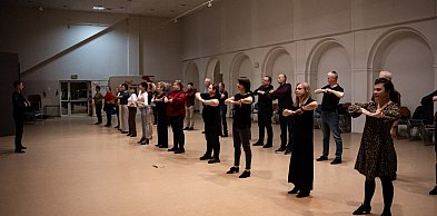 Na walentynki uczyli się tańczyć! Kurs w Domu Kultury