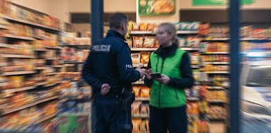 Awantura w Żabce. Rzucił kobietę na podłogę