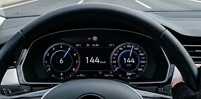 144 km/h w centrum Mielca! Młody kierowca ukarany