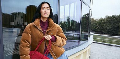 Czarne sneakersy damskie – uniwersalny wybór dla nowoczesnych kobiet. Z czym je łą