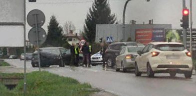 Zderzenie na skrzyżowaniu w Złotnikach. Utrudnienia