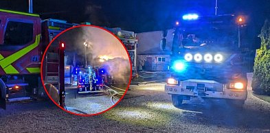 Nocny pożar budynku gospodarczego w powiecie
