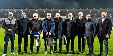 Wzruszający jubileusz 50-lecia mistrzostwa podczas derbów