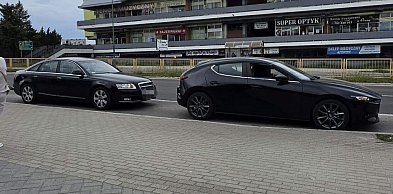 Potrącenie rowerzysty na al. Niepodległości. Uszkodzona Tesla