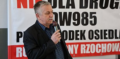 Mieszkańcy Rzochowa alarmują: „Nie chcemy drogi przez środek osiedla” [FOTo}