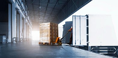 Jak profesjonalna obsługa logistyczna optymalizuje rozwój e-commerce?
