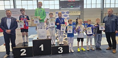 Brązowy medal dla MKS GRYF Mielec. Udany start młodych szermierzy w Gliwicach