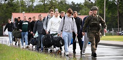 Spędź wakacje w mundurze – dołącz do programu „Wakacje z Wojskiem”