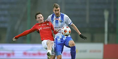 1. liga piłkarska: Wisła - Stal Mielec 3:0-102915