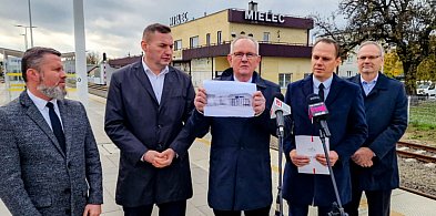 Poseł Fryderyk Kapinos o mieleckim dworcu: „Presja ma sens”-102741