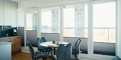 Okno w okno – problem nowych osiedli. Jaka jest najlepsza ochrona przed wzrokiem s-103839