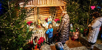 Kościół katolicki 25 grudnia obchodzi uroczystość Narodzenia Pańskiego [ZDJĘCIA]-103877