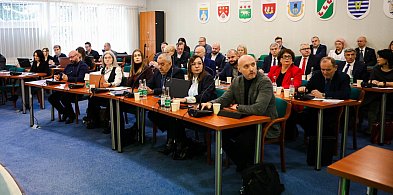 Budżet miasta na rok 2026 przyjęty. 15 radnych „za” [FOTO]-104023