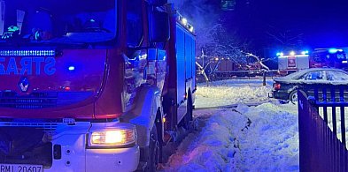 W nocy płonął duży garaż. Potężne straty