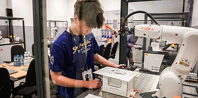 Rywalizacja ruszyła! Trwa konkurs robotyki przemysłowej [FOTO]