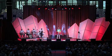 Neo-Nówka rozbawiła Mielec do łez. Kabaretowy wieczór pełen energii [FOTO]