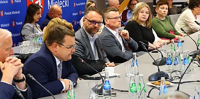 Emocje wokół przyszłości szpitala w Mielcu. Konsolidacja czy zagrożenie? [FOTO]