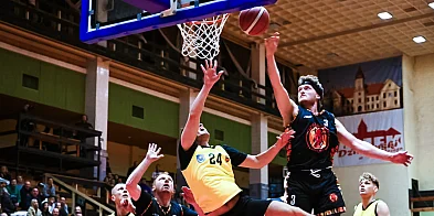 Historyczny mecz! Mielec ma zespół seniorów w lidze koszykówki! [FOTO]-101250