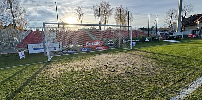 Dzisiaj mecz Puszcza - Stal. W jakim stanie jest boisko?-101927