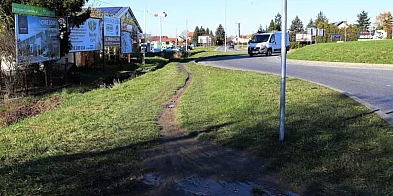 Będą zmiany dla pieszych przy DW985 na os. Rzochów-102035