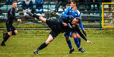 PIŁKARSKIE DERBY MIELCA: Smoczanka u Stali II-102290