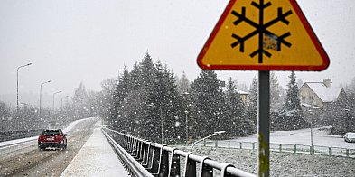 Na Podkarpaciu spadł pierwszy śnieg; trudne warunki na drogach-102532