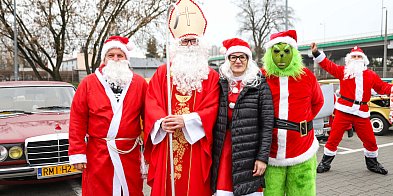 Classic Cars Mielec wyruszył z prezentami-103152