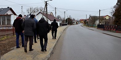 Nowy chodnik przy powiatówce w Tuszowie gotowy-103401