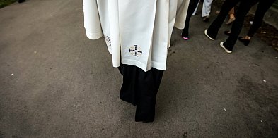 Kolędy ciąg dalszy. Księża z odwiedzinami-104410