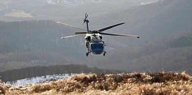 Policyjny Black Hawk nad Bieszczadami. Kontrterroryści w akcji