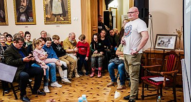 Tłumy chcą słuchać o duchach i legendach [FOTO]-101403
