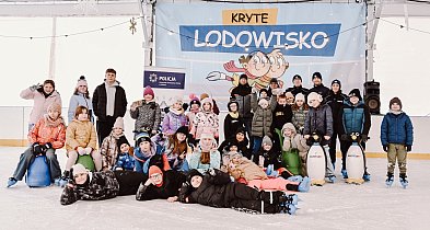 Ferie pełne wiedzy i radości. Policjanci i strażacy z wizytą na półkoloniach MOSiR