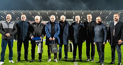 Wzruszający jubileusz 50-lecia mistrzostwa podczas derbów