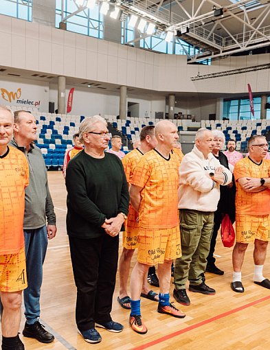Oldboje rywalizowali w Hali MOSiR. Puchar Prezydenta Mielca dla KS Kolorado