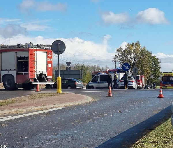 Groźnie na drogach pod miastem. Pożar i wypadek-101202