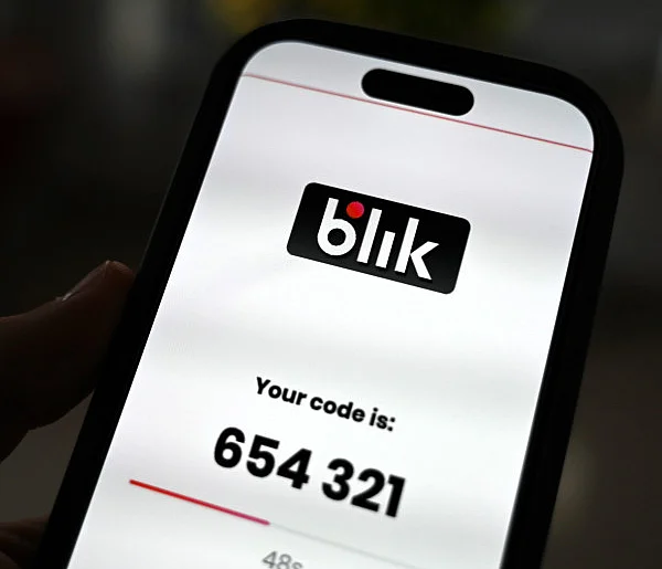 Codzienny przelew BLIK do znajomego? Skarbówka może to sprawdzać-102022