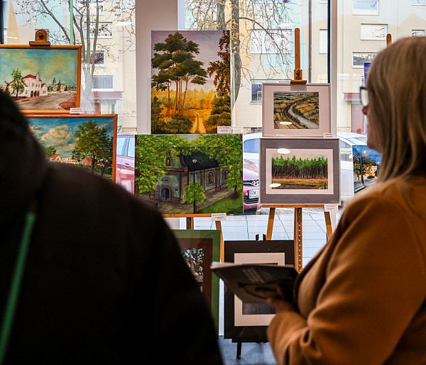 Prace mieleckich artystów na 555-lecie Mielca - w Bibliotece [FOTO]-102284