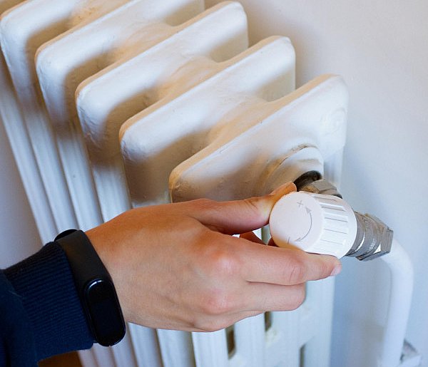 Kaloryfer zakręcony? I tak zapłacisz. Nowe prawo uderzy w lokatorów-102453