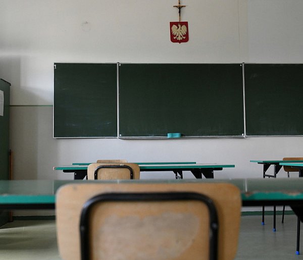 Procentowo najwięcej uczniów chodzi na religię w Rzeszowie, najmniej we Wrocławiu-103039