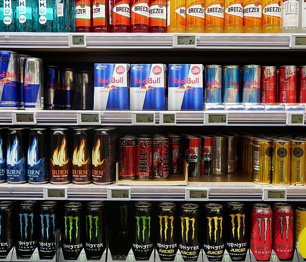 Popularne napoje pójdą ostro w górę. Rząd szykuje podwyżkę VAT-103114