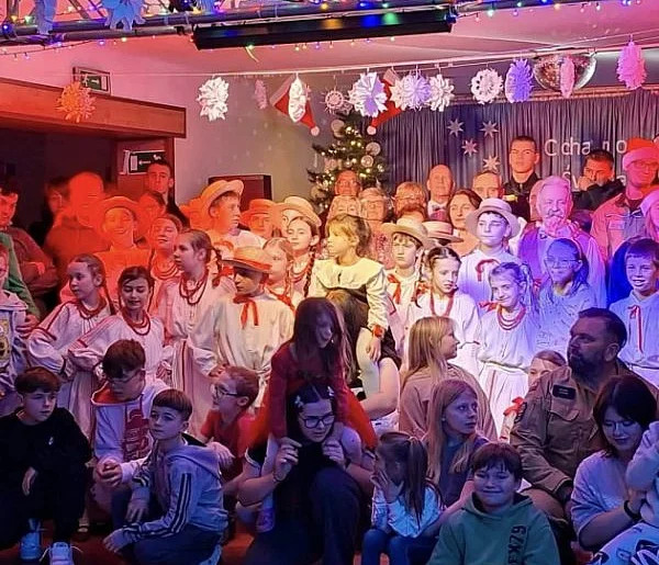 „Ziemia Mielecka” w wizytą w Skopaniu. Z prezentami!-103807