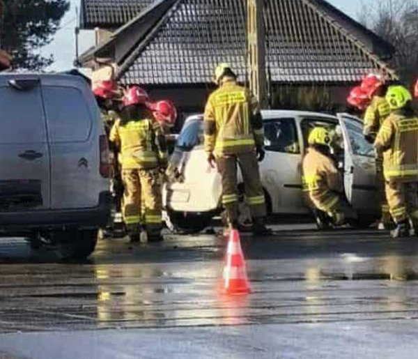 Wypadek w Tuszowie Narodowym! Utrudnienia!-104011