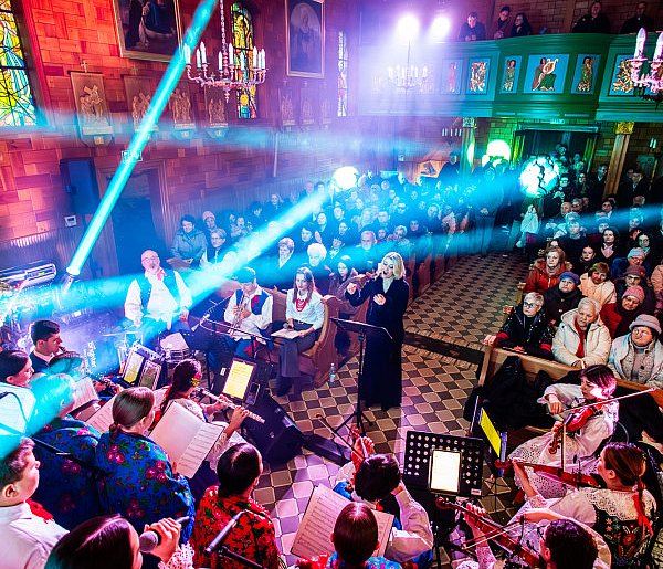 Kolędy Rzeszowiaków w historycznym kościele [FOTO, WIDEO]-104284