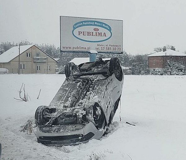 Wypadek w Woli Mieleckiej. Utrudnienia!-104314