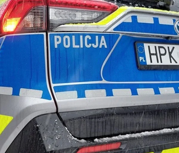 Volkswagenem wpadł do rowu. 64-latek miał 2 promile!-104479