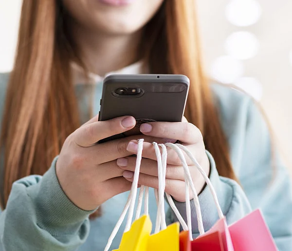 Zalando i Temu podpadły urzędowi. Klienci byli wprowadzani w błąd-104528