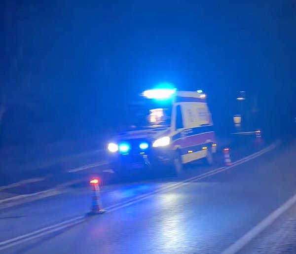 Wypadek w Zgórsku. Pijany kierowca doprowadził do zderzenia na DW984