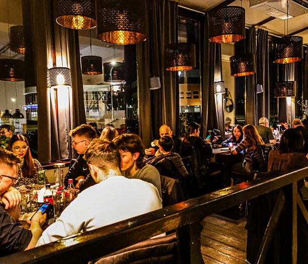 Gdzie na Walentynki w Mielcu? Zakochaj się w smakach Restauracji Kraftowa