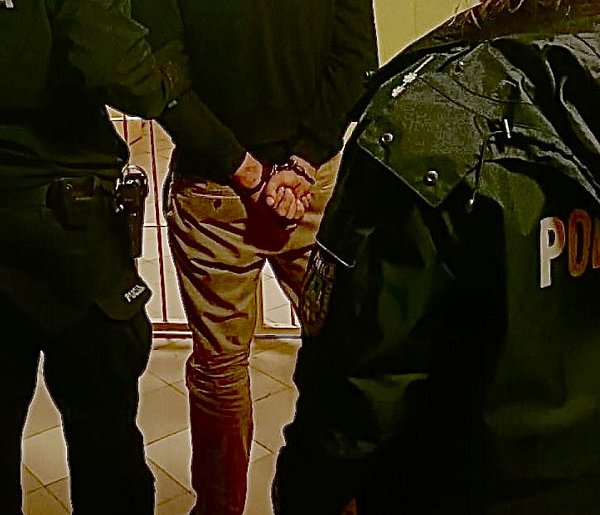 Poszukiwany, pijany rowerzysta próbował oszukać policję